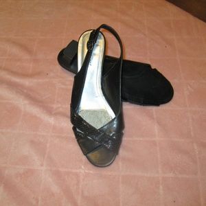 Easy Street Ariel Kitten Heel